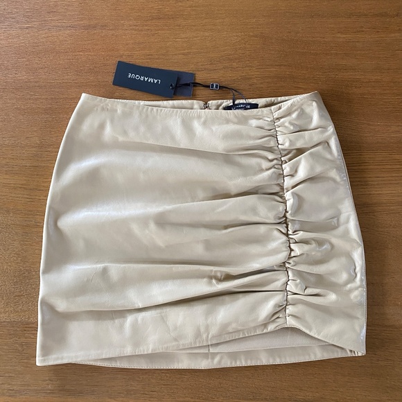 Lamarque Aricia Beige Ruched Leather Skirt US4 New With Tags - Picture 7 of 11